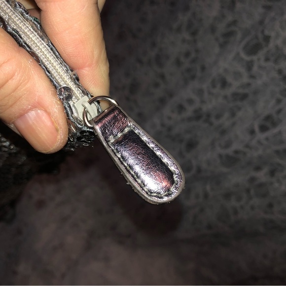 Silver sequin Shoulder Bag with Sparkly Texture and Thin Strap- like new - Picture 2 of 8